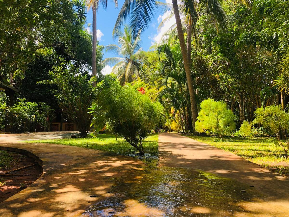 Richards Cabanas Tissamaharama Bagian luar foto